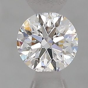 0.5  E  ROUND  SI2 GIA